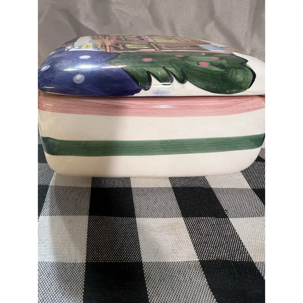TRINKET BOX WITH COTTAGE AND TREES 4.75 x 4.75‎ x 2.75 (1244)